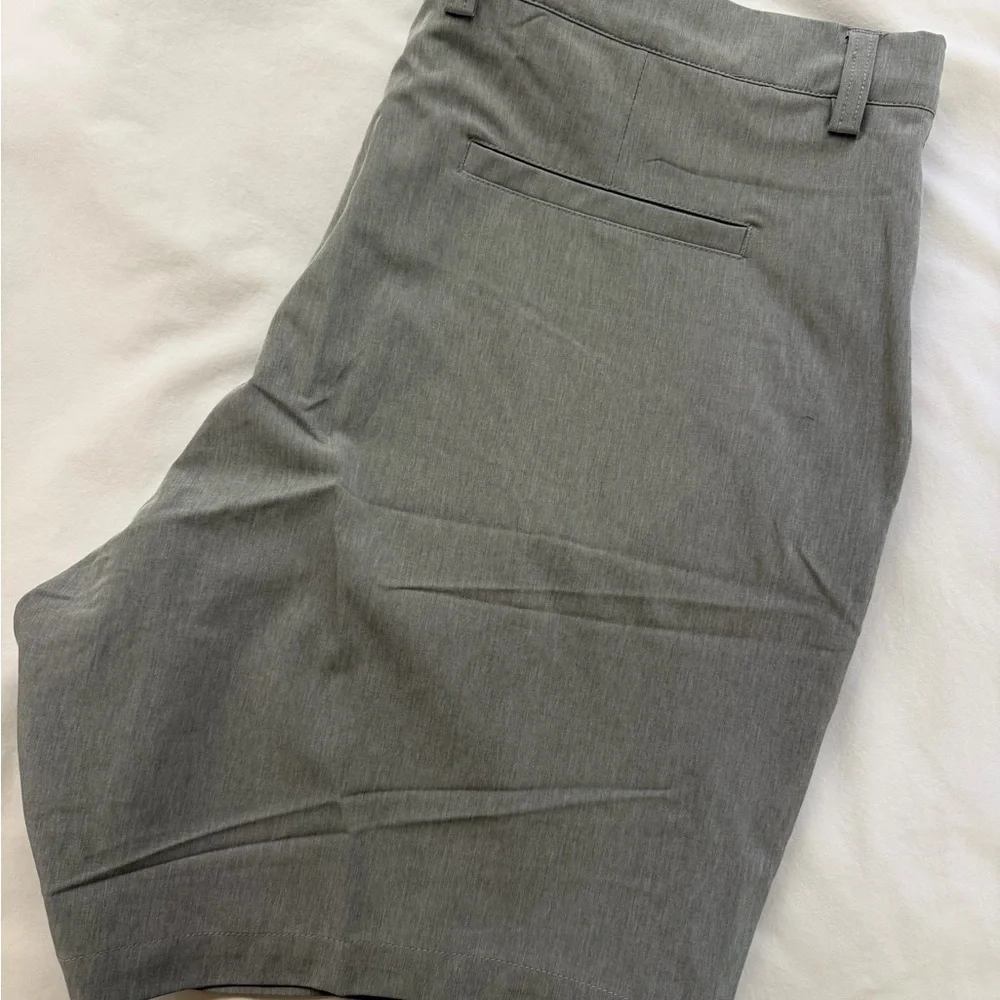 1764 Golf, mens Flat Front Heathered Gray Shorts